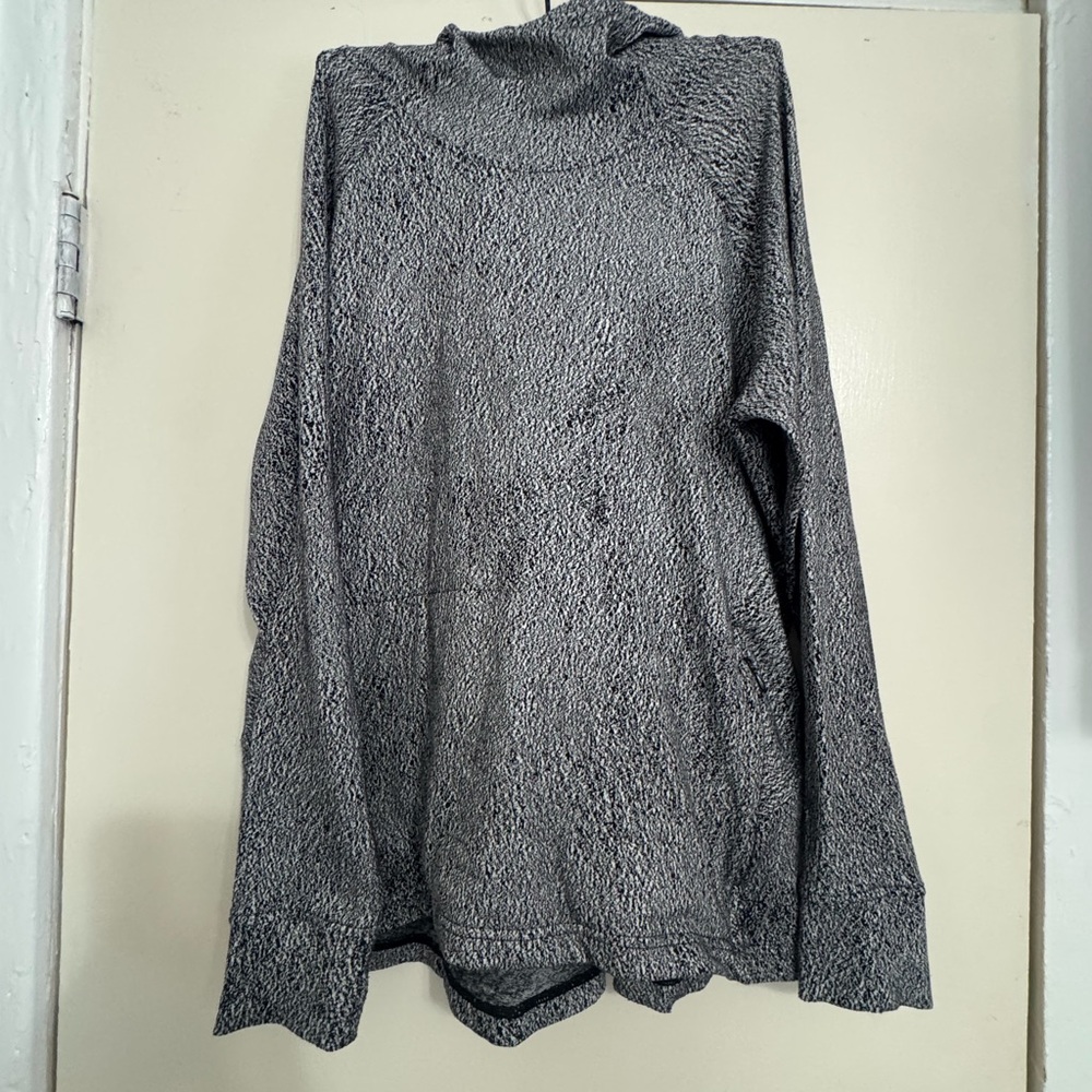 lululemon athletica Charcoal Heather Mock Neck Pullover